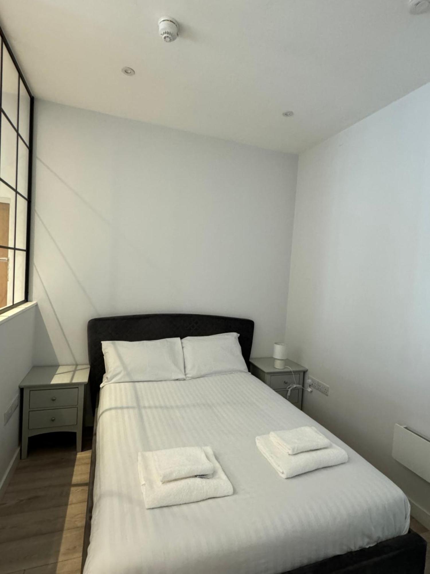 Armyn House Apartments, Your Coastal Escape In 法尔茅斯 外观 照片