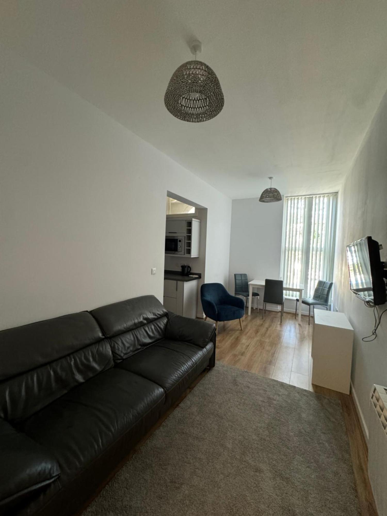 Armyn House Apartments, Your Coastal Escape In 法尔茅斯 外观 照片