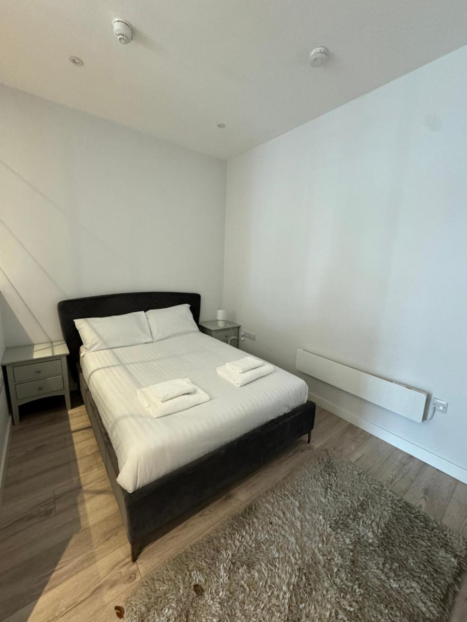 Armyn House Apartments, Your Coastal Escape In 法尔茅斯 外观 照片