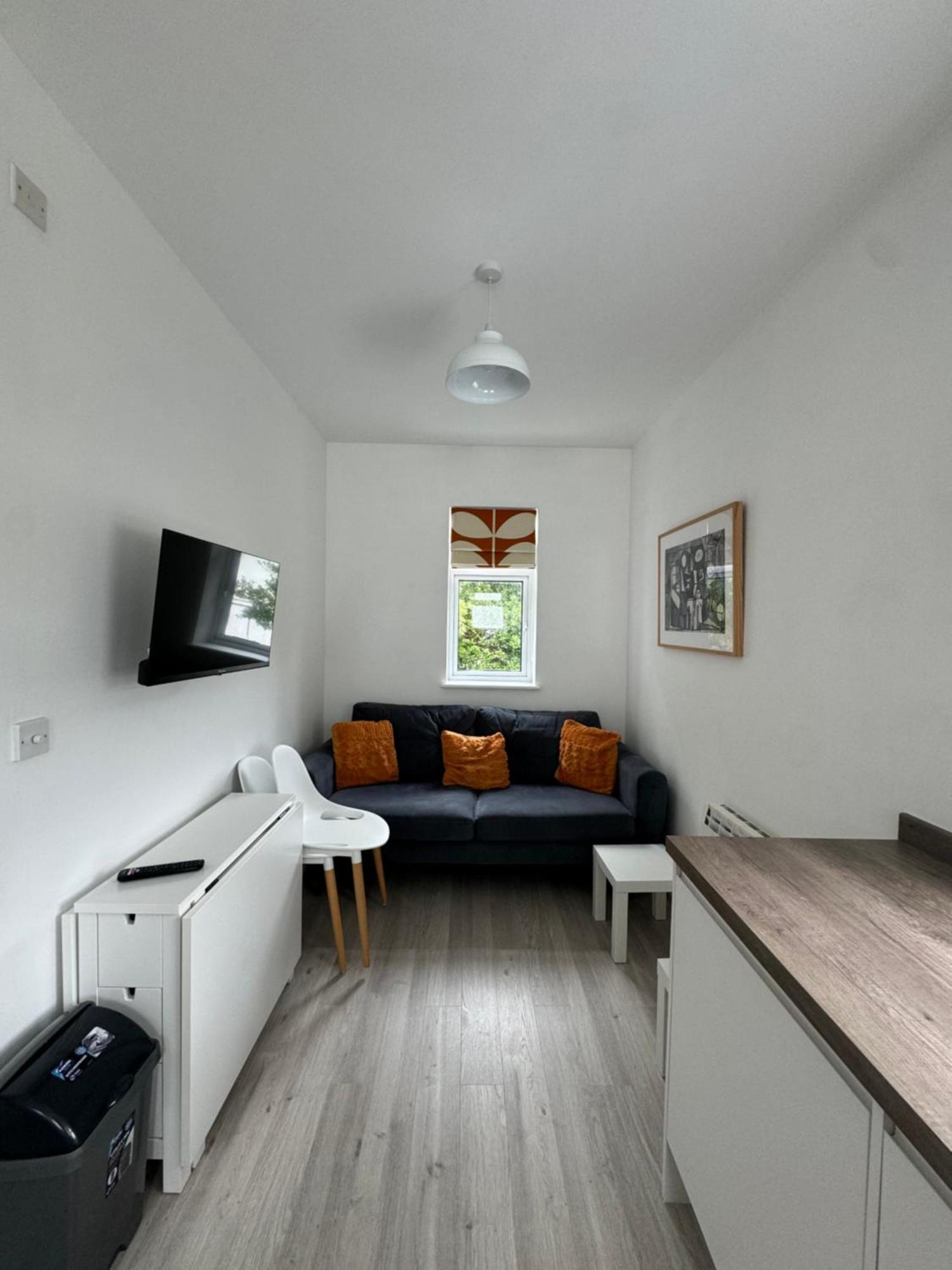 Armyn House Apartments, Your Coastal Escape In 法尔茅斯 外观 照片